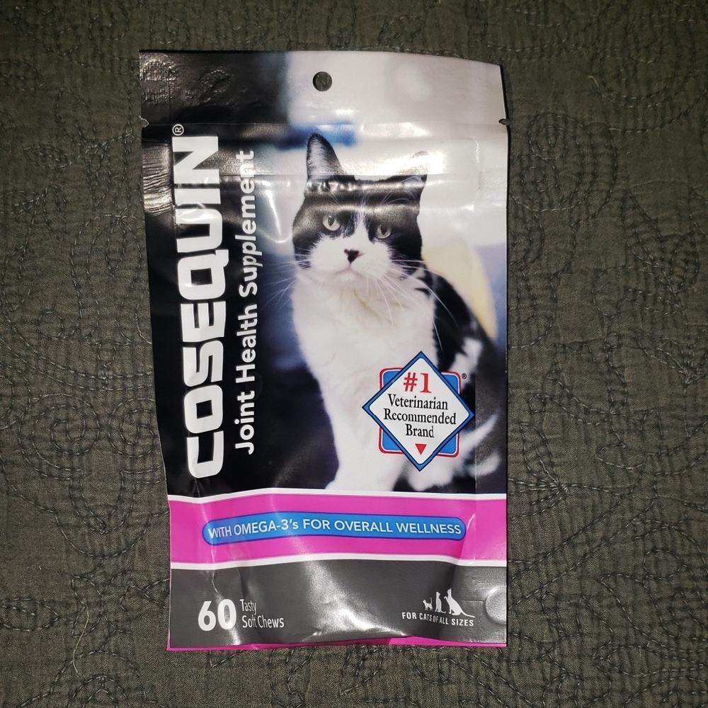Joint Health Supplement for Cats - Black and White
